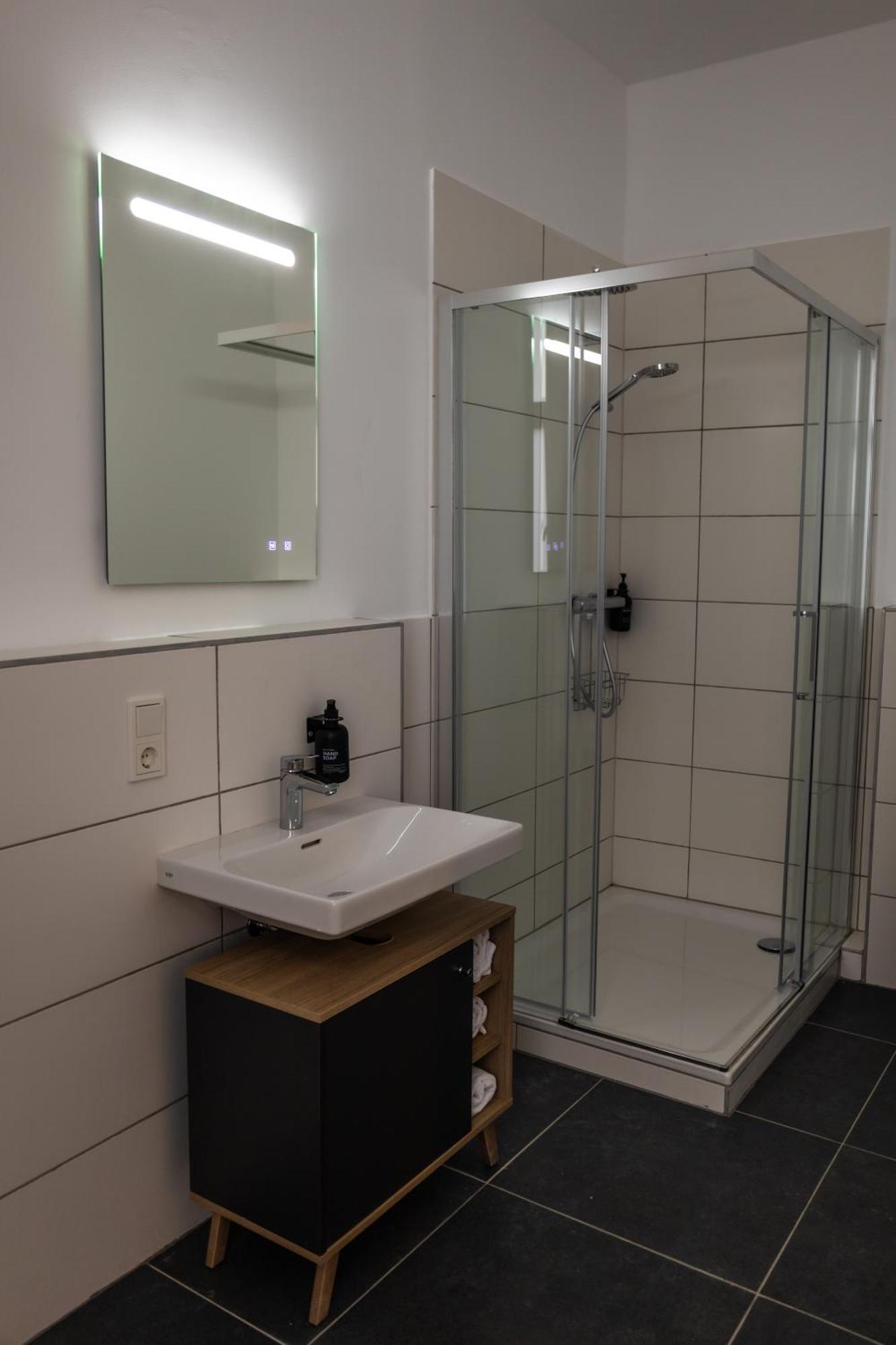 Hln Apartments Am Bahnhof Saarbrücken Eksteriør billede