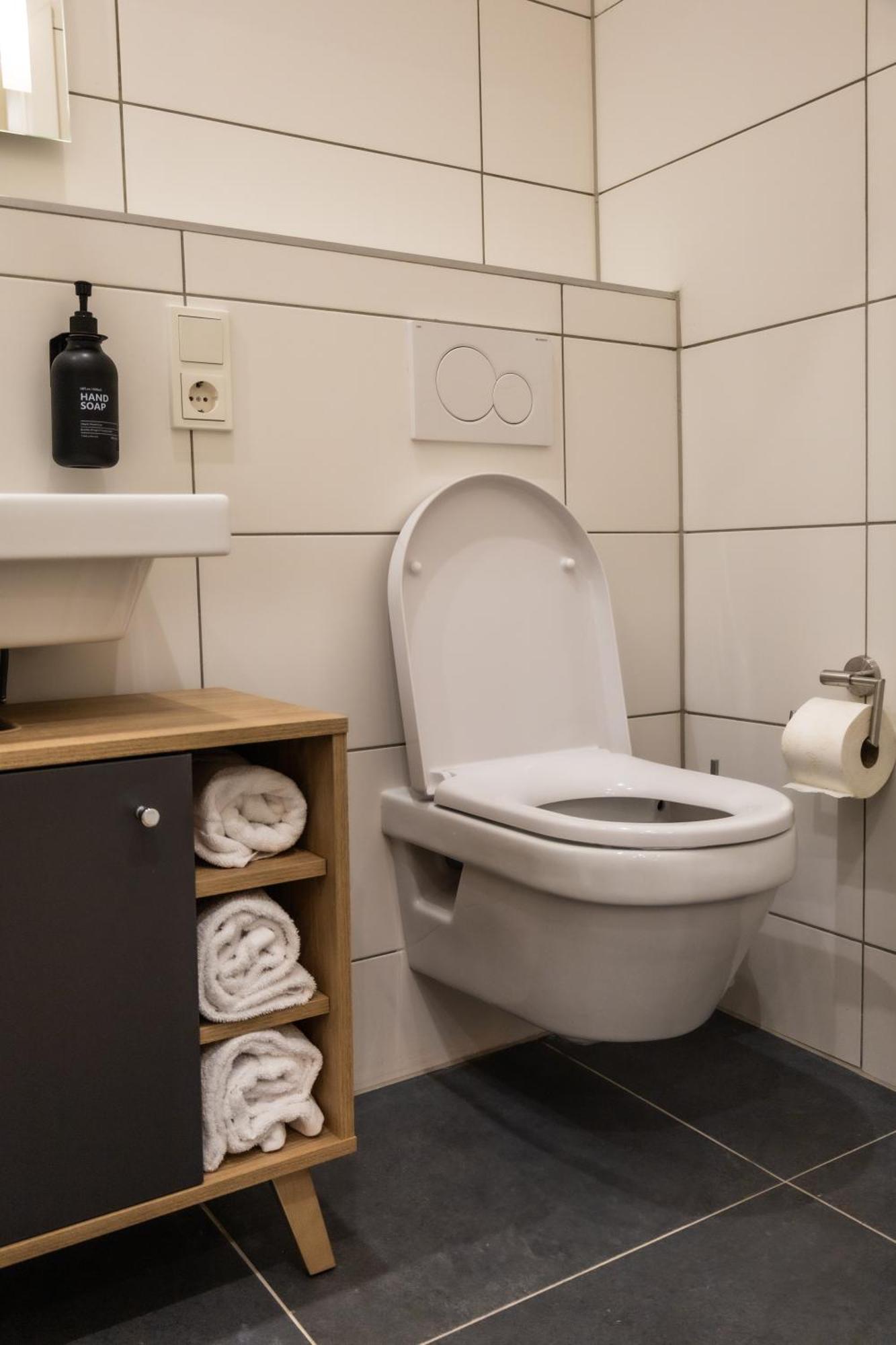 Hln Apartments Am Bahnhof Saarbrücken Eksteriør billede